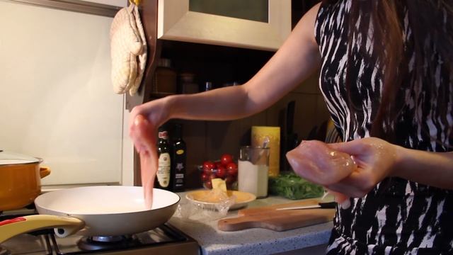 Салат «Цезарь» с курицей в домашних условиях - простой рецепт смотреть онлайн