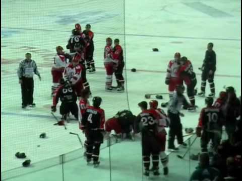 Драка Локомотив-Авангард, 5/03/2005,съемка с трибуны смотреть онлайн
