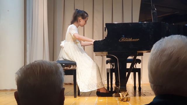 Чайковский "Русская Пляска" исполняет Сомова Карина смотреть онлайн