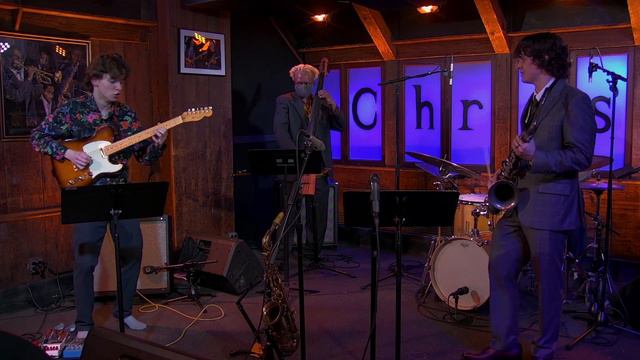 Aidan Mckeon & The Experience - Skippy смотреть онлайн