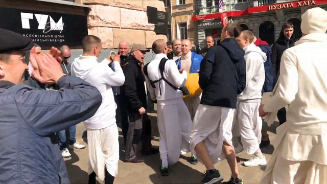 🎈Праздничаня маха харинама на Гаура Пурниму. Харьков. 2021.03.27 смотреть онлайн