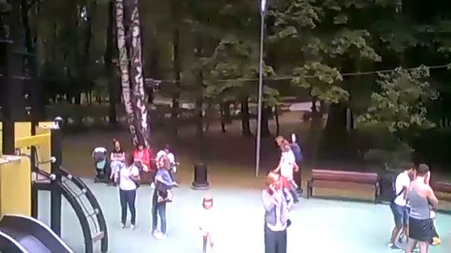 Следим за людьми(2) смотреть онлайн