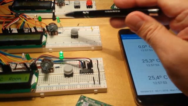 v0.21 IoT Prototype - BLE sensor reading with Android Things and Mobile App & FCM смотреть онлайн