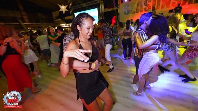 Chloe Loh & Paniemishra - bachata social dancing @ SSD 2022, Rovinj смотреть онлайн