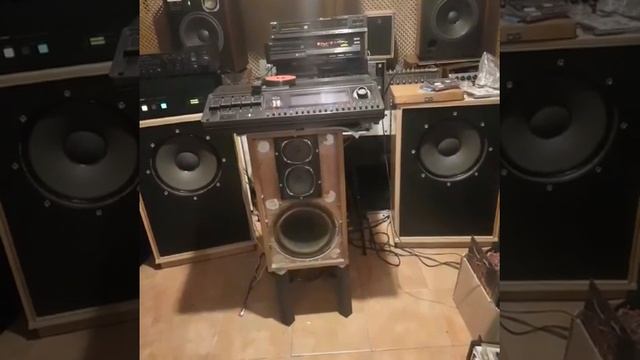 YAMAHA M 2 & TANNOY MONITOR GOLD 15" & YAMAHA CD & PRE PHILIPS GERMANIO TOP HOLANDA ! смотреть онлайн