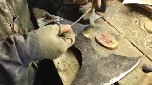 Топор охотника Крад У8 сталь Ясень. ИСПЫТАНИЯ ТОПОРА РУБИМ ГВОЗДИ смотреть онлайн