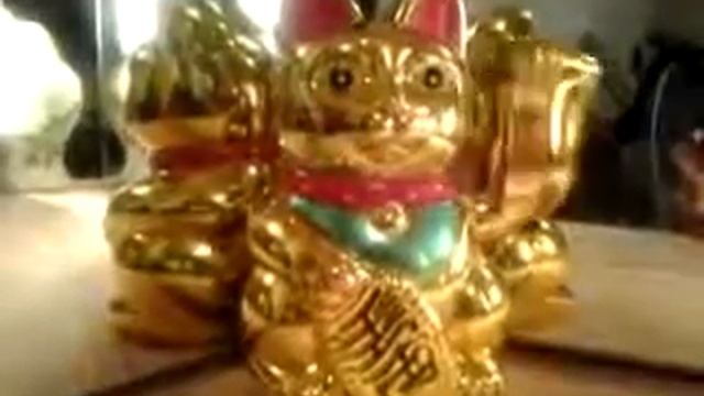 Манэки-нэко («Кот счастья» или «Зовущая кошка») смотреть онлайн