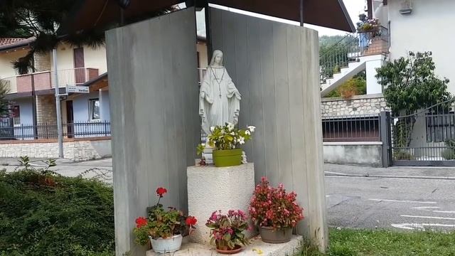 За Итальянским забором. В каких домах живут Итальянцы смотреть онлайн