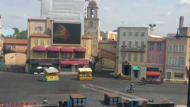 3.?? Шоу каскадеров. Студио Уолт Дисней. "Тачки" MOTEURS... ACTION! Studio Walt Disney. Paris смотреть онлайн