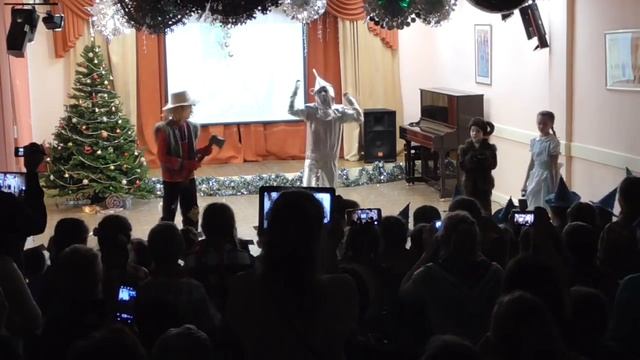 2016-12-20 Твист Волшебник изумрудного города - Страшила и Железный дровосек смотреть онлайн