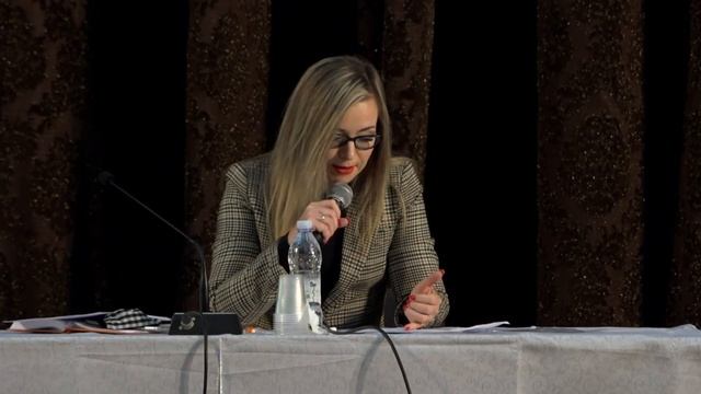 Онлайн. В Бельцах обсуждают новые правила, касающиеся домашних и бездомных собак смотреть онлайн