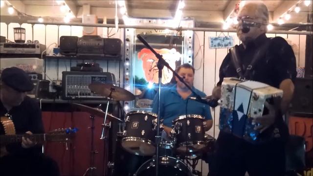 LUPE CASTILLO Polka смотреть онлайн