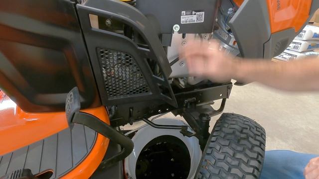 How to change oil on a Husqvarna lawn mower YTH смотреть онлайн