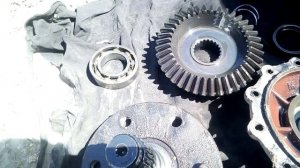 Замена сальников ступицы переднего моста трактора Донг Фенг 244