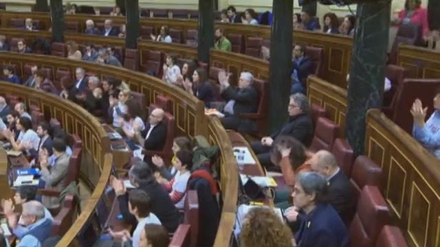 El ministro Catalá da un repasito a Errejón смотреть онлайн