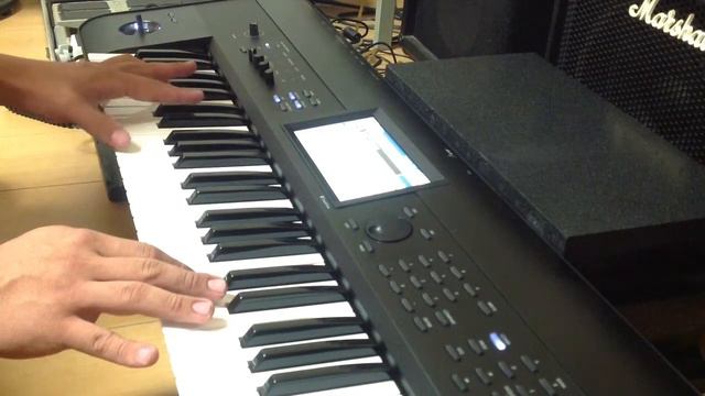 KORG KROME Sci Fi Chase смотреть онлайн