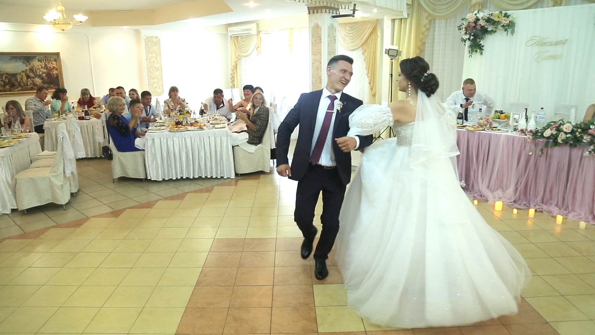 Космические, гусарские, кавказские поцелуи на свадьбе смотреть онлайн