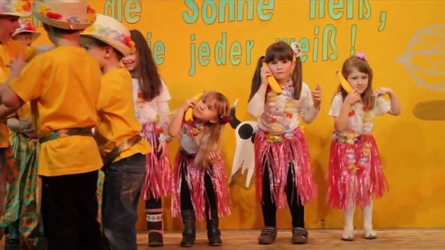 Kinderkarneval / Детский карнавал смотреть онлайн
