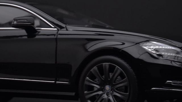 Mercedes Benz CLS Shooting Brake Black, 4K UHD - 1/18 Norev смотреть онлайн