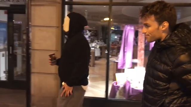 Aggressive Chicago Beggar runs into a Jiu-Jitsu instructor! смотреть онлайн