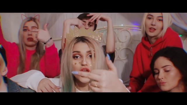 Dasha Day - М МАША ( КЛИП об XOlife ) смотреть онлайн