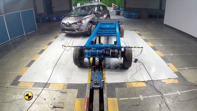 Renault Scenic - Crash Tests 2016 - Unravel Travel TV смотреть онлайн