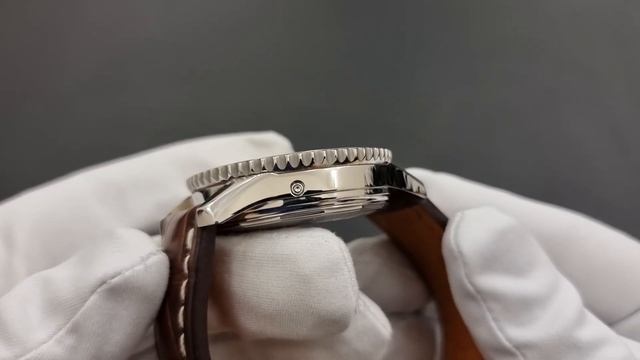 Breitling Navitimer 43мм смотреть онлайн