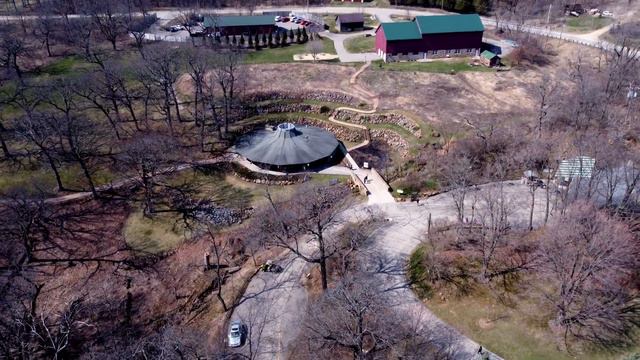 Wisconsin Drone Video | Cave of the Mounds, Blue Mounds, WI смотреть онлайн