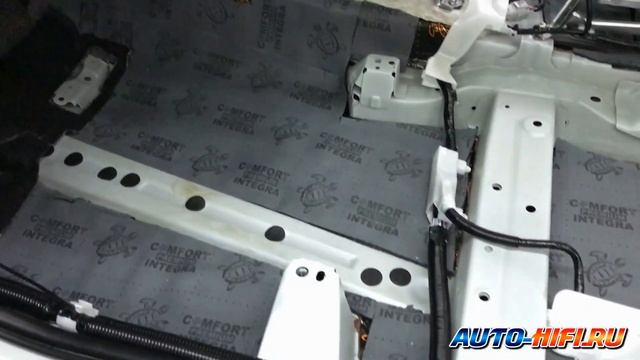 Шумоизоляция и установка музыки в Toyota RAV4 пятого поколения смотреть онлайн