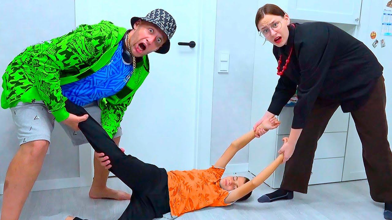 НИКТО НЕ ХОДИТ В ШКОЛУ! ЧТО СЛУЧИЛОСЬ???? смотреть онлайн