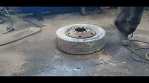 Жесть на СТО или будни автосервиса . накачать колесо бензином??!! #1 Не повторять! Опасно для жизни