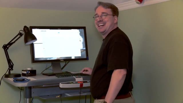 Linus Torvalds Home Office смотреть онлайн