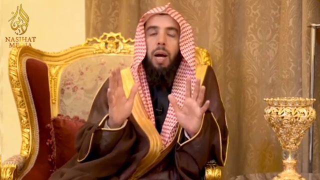 Можно ли принимать пищу лёжа?