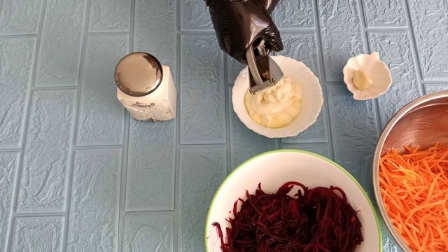 Салат из Свеклы и Моркови.Кызылша мен Сәбізден салат Онай рецепт.Легкий рецепт.Казакша рецепт смотреть онлайн