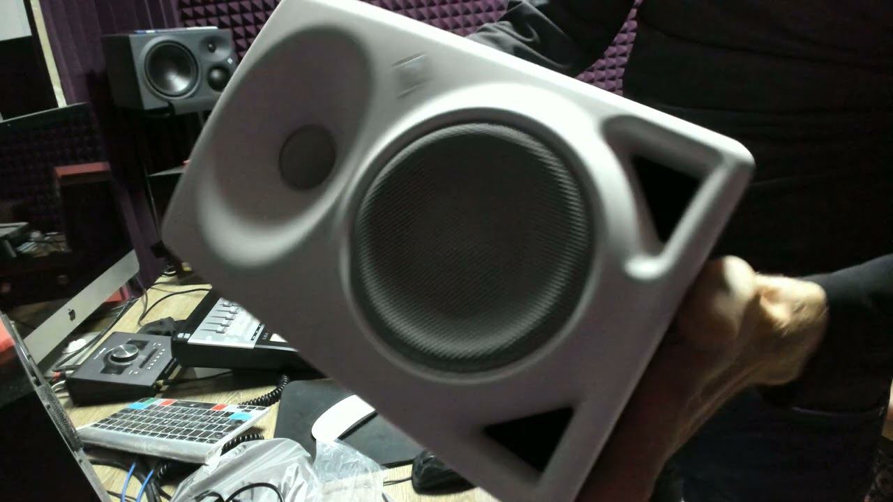 Neumann KH 80 DSP A W EU смотреть онлайн