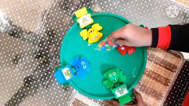 Hungry Frogs Family Board Game Review || Toy TV смотреть онлайн
