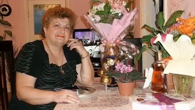 С Днём рождения тёть Вартуш джан...С наилучшими пожеланиями... смотреть онлайн