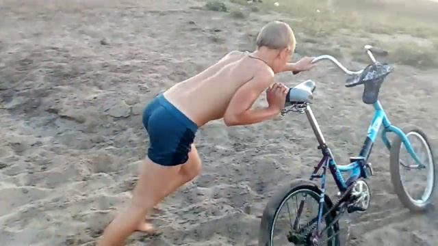 Катаем найденный велик смотреть онлайн