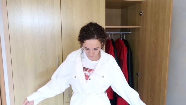 РАЗБОР ГАРДЕРОБА - ВЕРХНЯЯ ОДЕЖДА И СУМКИ. 2 ЧАСТЬ смотреть онлайн