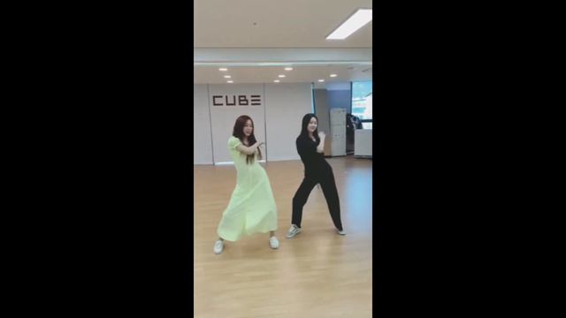 Eunbin & Kim Saeron dance challenge " Helicopter " (CLC) on Tik Tok смотреть онлайн