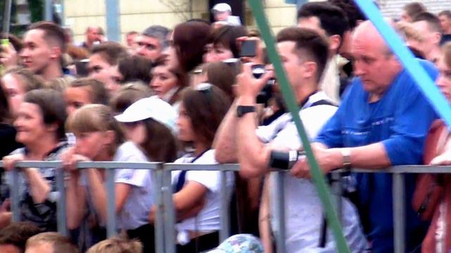 Наши БАРЫШНИ вдруг стали " МИСАМИ" на День города смотреть онлайн