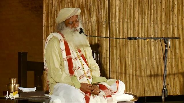 Йога Сурья Намаскар замечательные возможности для каждого человека - Садхгуру на Русском смотреть онлайн