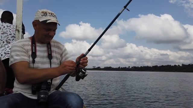 Либерия: Цена рабыни Нападения на приезжих Страх и ритуалы - Жесткая Африка! смотреть онлайн