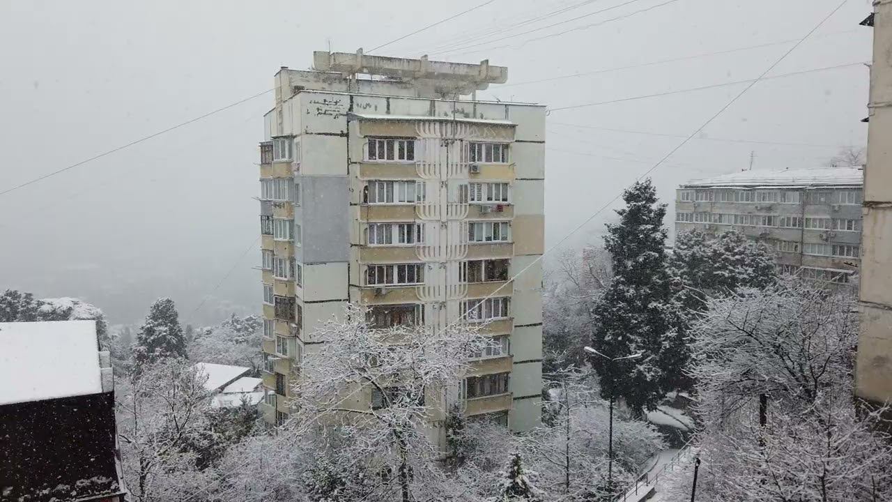 Снег в Ялте смотреть онлайн