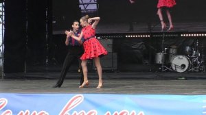 Танцевальный клуб "РЭГТАЙМ". Танец в стиле Рок-н-ролл 60-х. Петрозаводск. День города 24.06.2023.