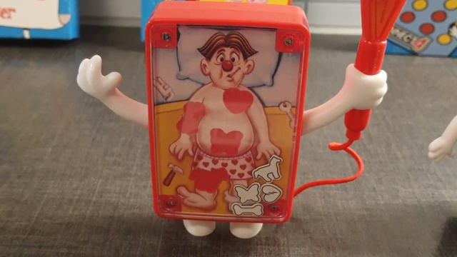 Hasbro gaming / Twister/ Connect 4/ Operation смотреть онлайн