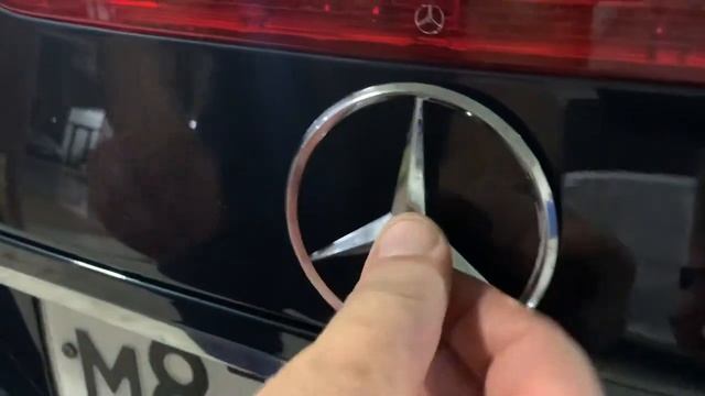 W211.эмблема МБ крышки багажника смотреть онлайн