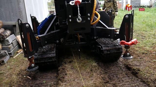 Забиваем сваи в торф и ездим по пенькам. Фундамент на торфе, почти в лесу. смотреть онлайн