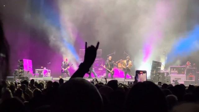 Falling In Reverse: Voices In My Head (Live @ Kia Forum, 6/9/2023) смотреть онлайн