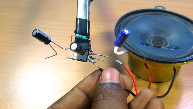 Metal Detector NE 555 Project | Homemade Cell Phone Detector